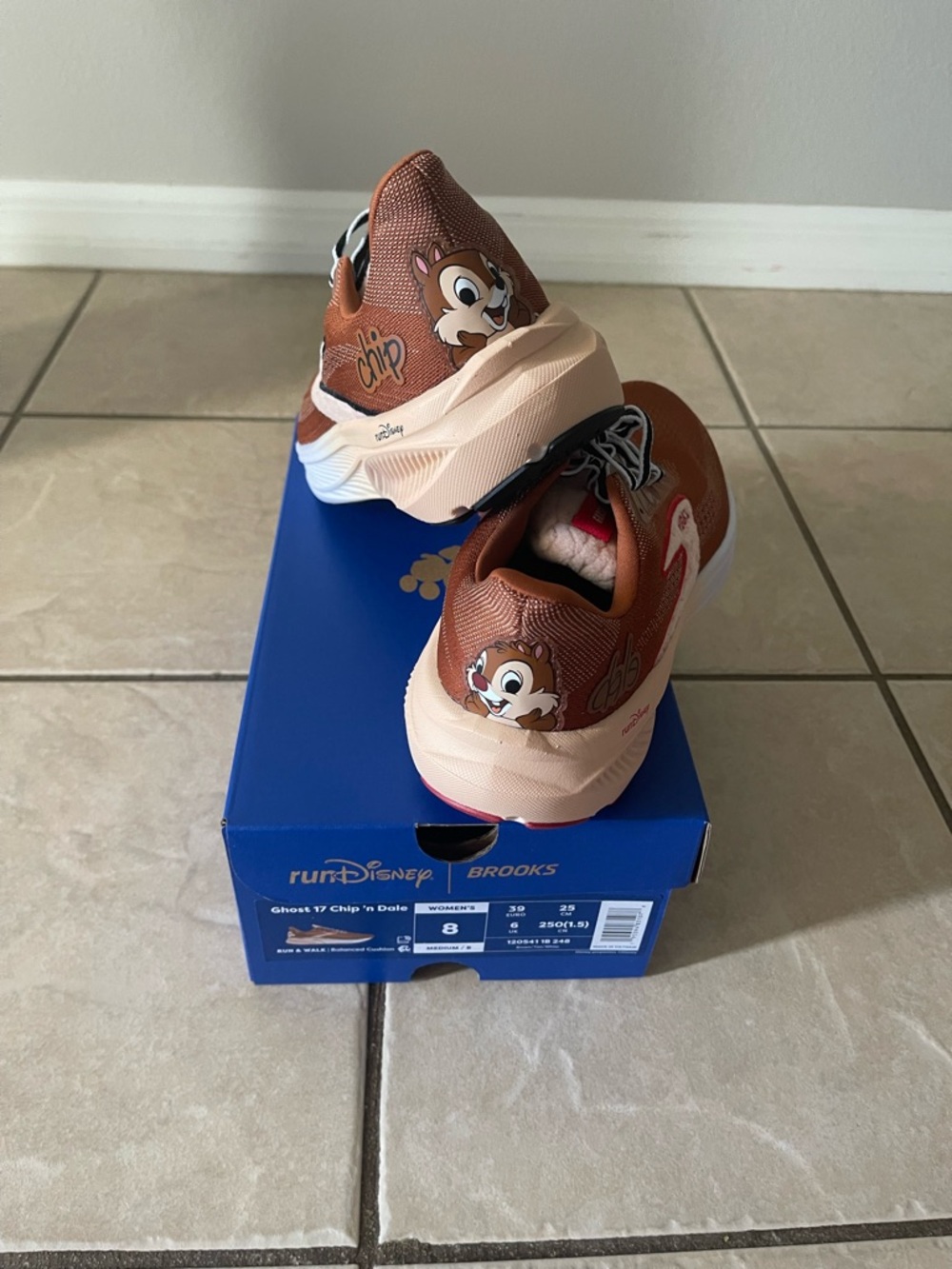 Brooks women’s RunDisney Chip Brown Athletic Shoes